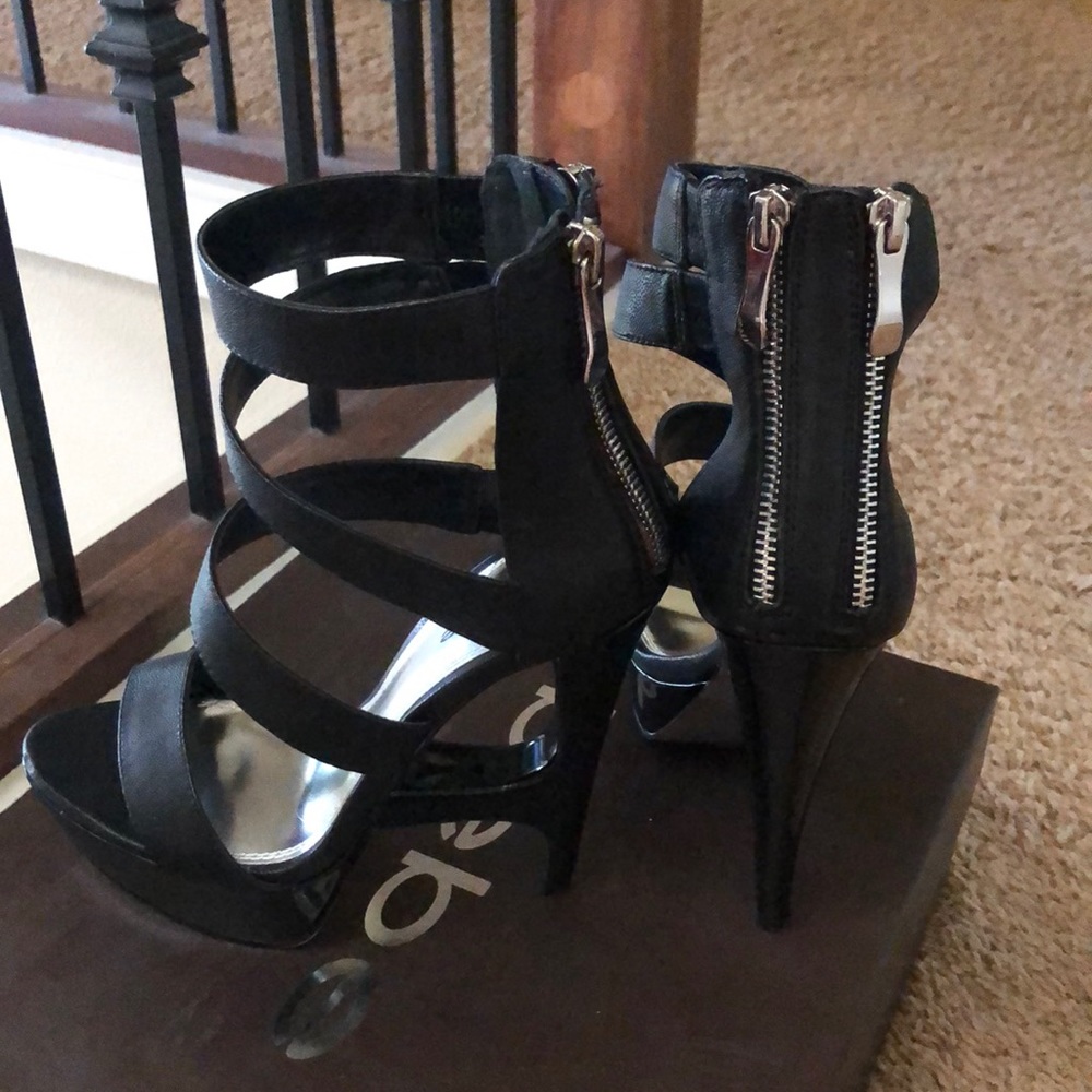 Sophisticated Bebe shoes - Picture 7 of 8
